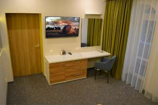 Гостиница Шертон Ростов-на-Дону Семейный Люкс-4