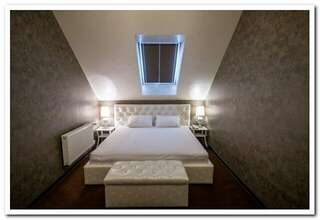 Гостиница Шертон Ростов-на-Дону Люкс с балконом-3