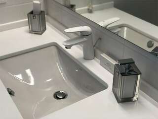 Гостиница Шертон Ростов-на-Дону Роскошный трехместный номер с балконом-8