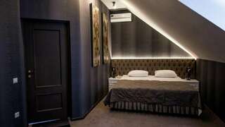 Гостиница Шертон Ростов-на-Дону Улучшенный трехместный номер-1